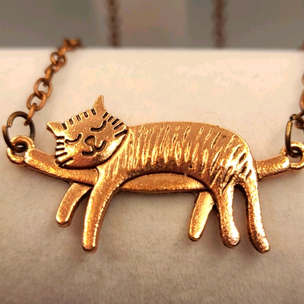 Cat Necklace, kitty sleeping